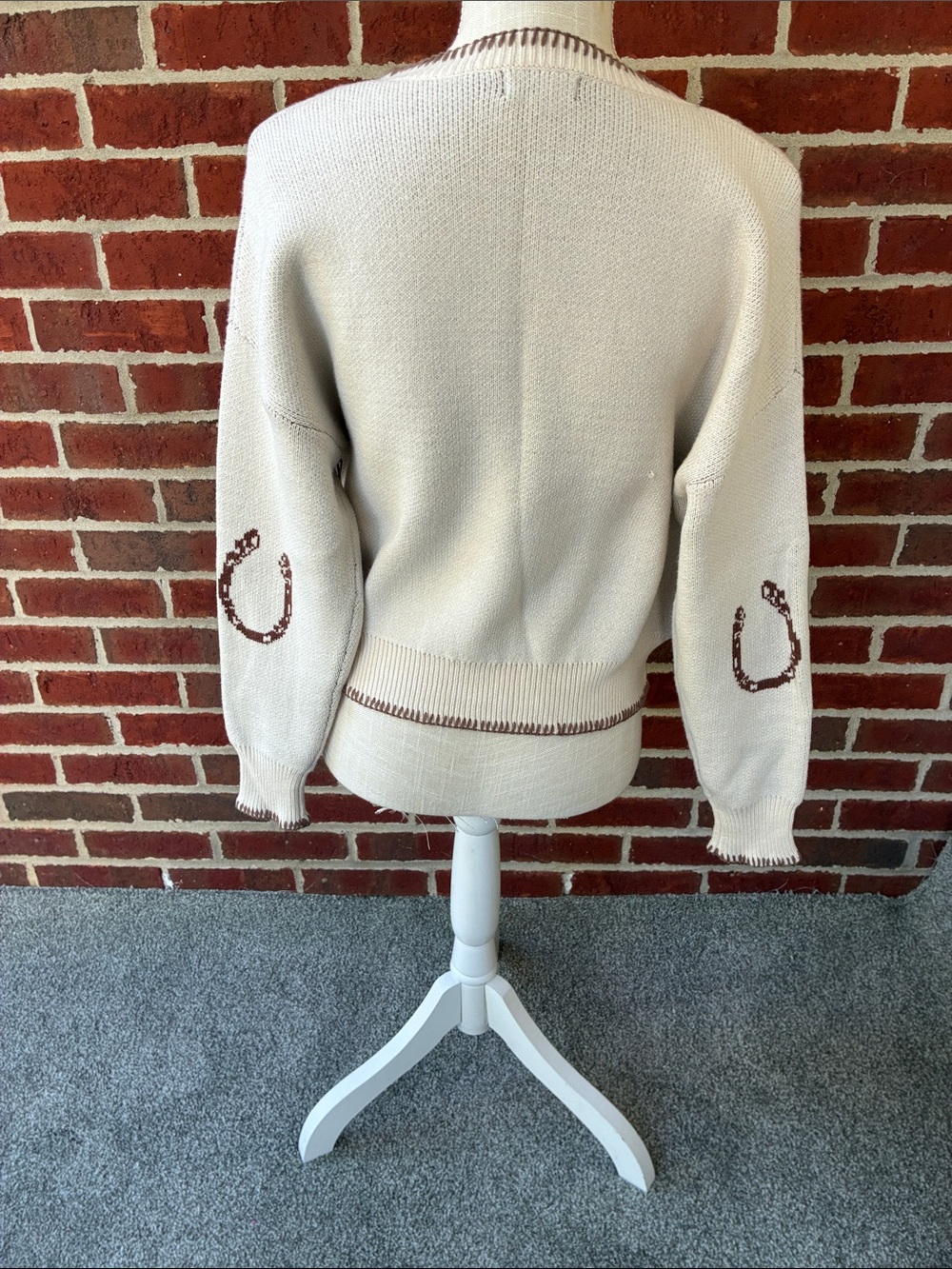 Women’ Western Whipstitched Cream Sweater - Picture 7 of 13